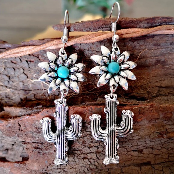 Jewelry - NEW Vintage Silver Sunflower Cactus Earrings